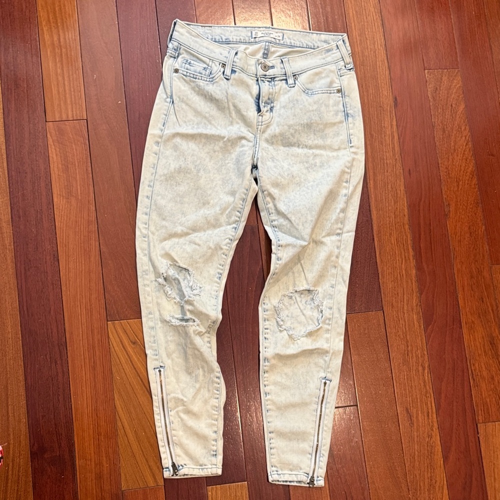 Stylish Abercrombie & Fitch Light Wash Distressed Jeans with side zippers